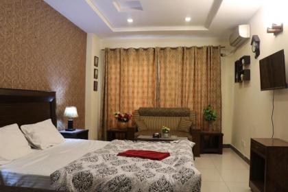 Cozy Studio Apartment In Bahria town - image 10