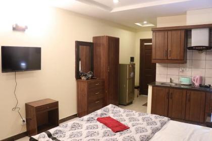 Cozy Studio Apartment In Bahria town - image 7