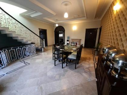 Premier Inn Executive - image 1