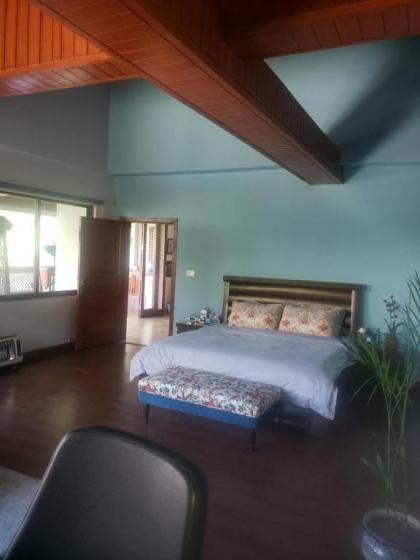 Mountain View House - image 1