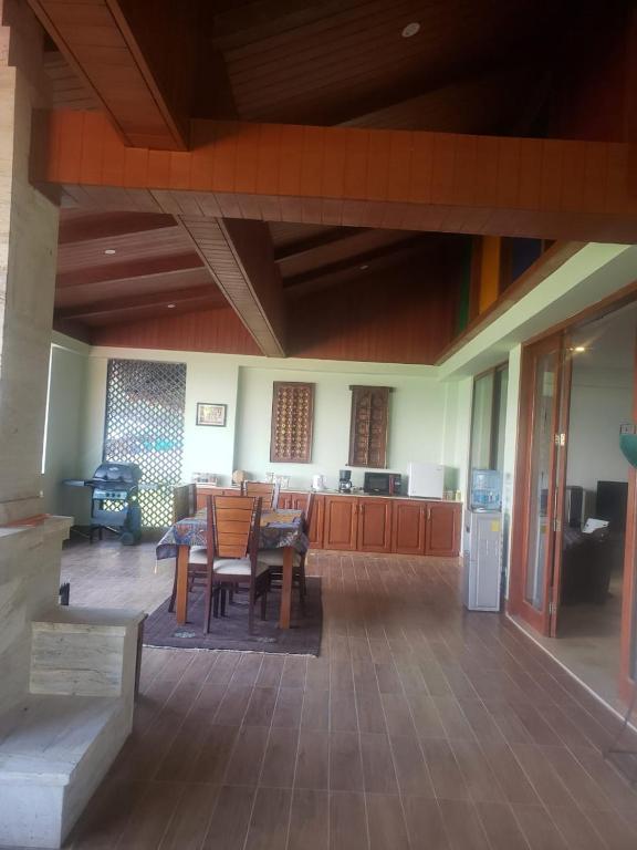 Mountain View House - image 6