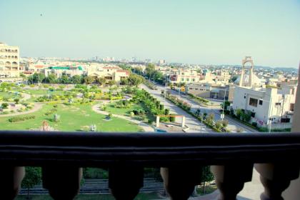 Executive 3 Bedrooms Apartment In Bahria Town - image 11