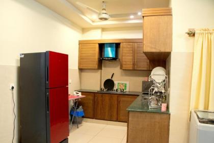 Executive 3 Bedrooms Apartment In Bahria Town - image 15