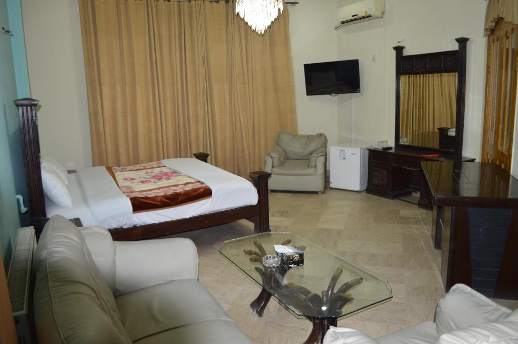 Home Away - image 3