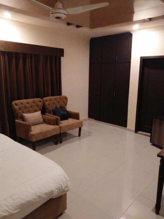 Signature Residence - image 3