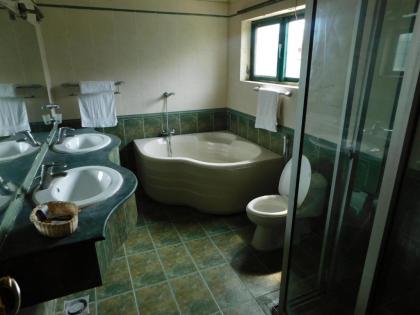Casa Blanca Executive - image 5