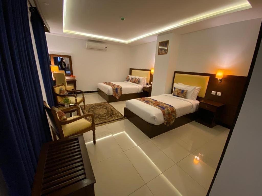Grand Mongolia Hotel - image 4