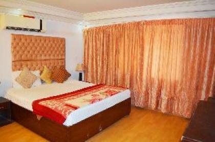 Excellent House for Business men and Families Stay - image 7