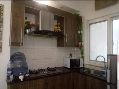 New & elegant 1BR Flat for Familiestourists4k NetflixwifiE11 Markaz - image 6