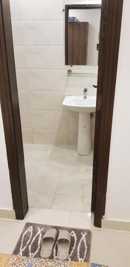 New & elegant 1BR Flat for Familiestourists4k NetflixwifiE11 Markaz - image 8