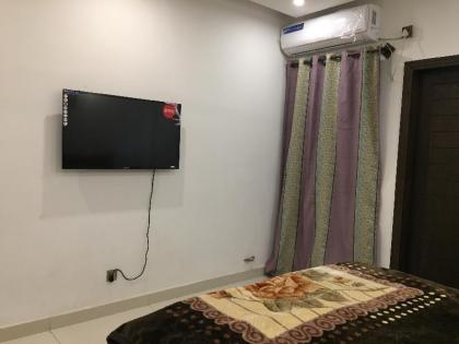 One Bed Furnished Apartment isb - image 3