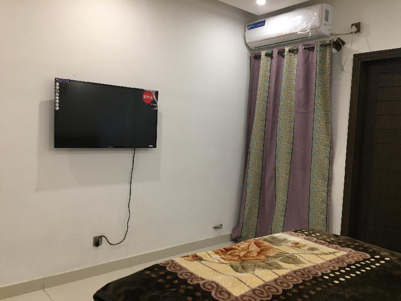 One Bed Furnished Apartment isb - image 3