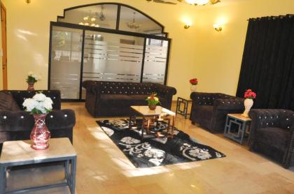 Bluemoon Guest House - image 3