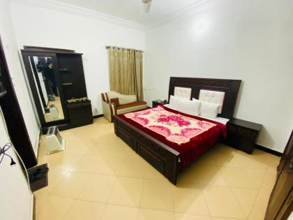 Lux Lounge Guest House - image 15