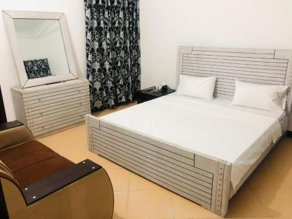 Lux Lounge Guest House - image 2