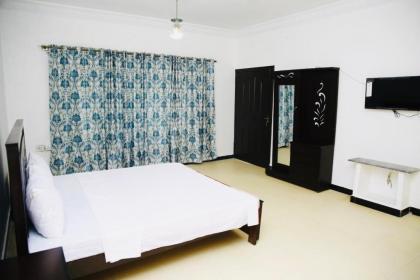 Lux Lounge Guest House - image 8