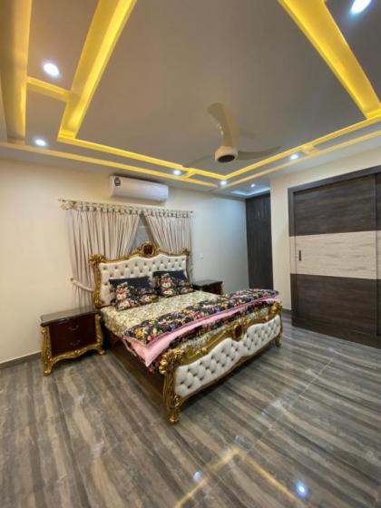 Continental boutique House - image 9