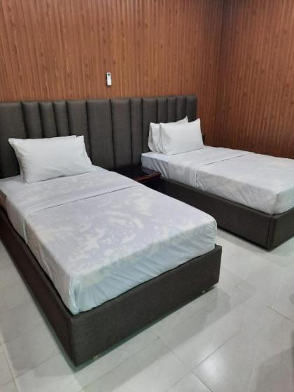 Royal Motel Executive - image 15