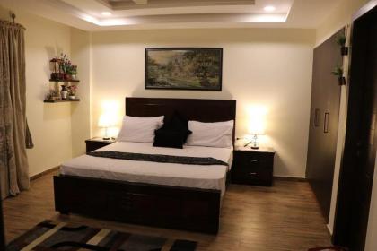 Elegant & Charming One Bed Apartment In Bahria Town - image 7