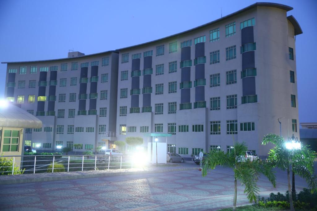 Jacaranda Heights - main image