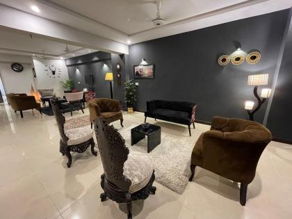 Freddy's Luxury Apartments - image 9