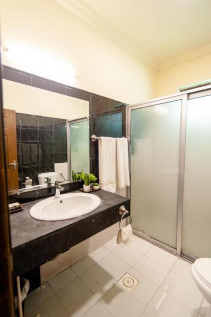 Shelton's Rezidor Islamabad - image 29