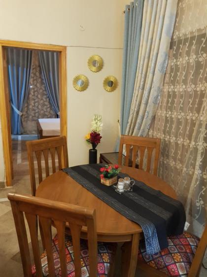 Entire Apartment 2bed Condo at Burban Oakwood - image 2