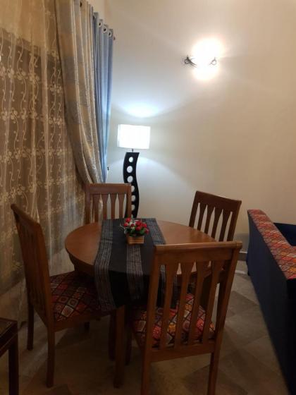 Entire Apartment 2bed Condo at Burban Oakwood - image 5