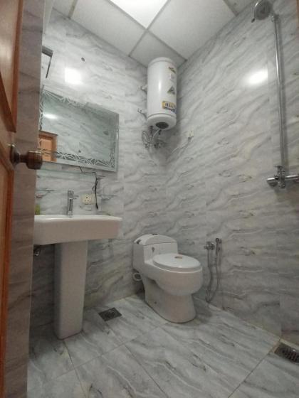 Entire Apartment 2bed Condo at Burban Oakwood - image 7