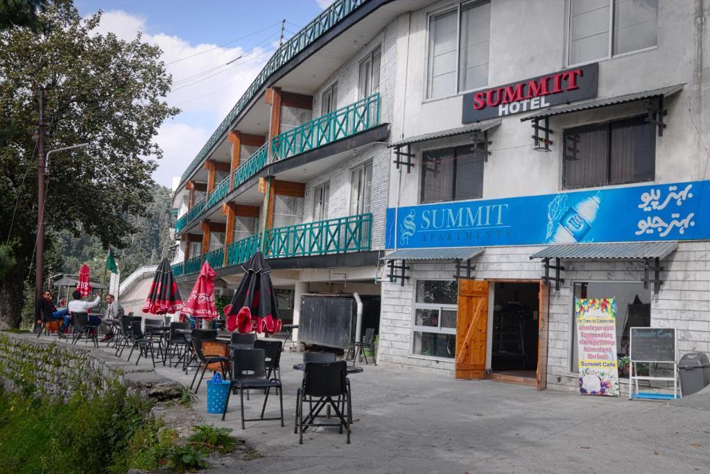 Summit Hotel - image 5