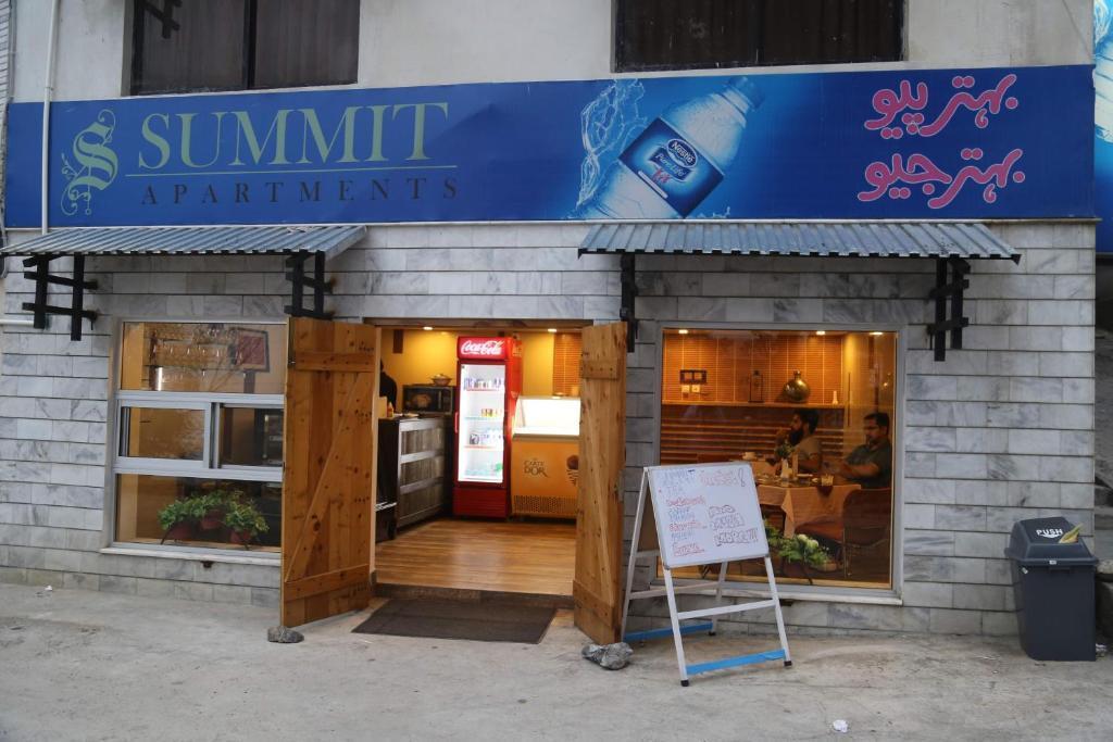 Summit Hotel - image 7