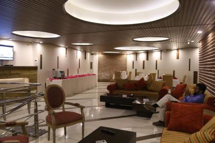 Summit Hotel - image 9