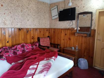 New Shabistan Hotel - image 11