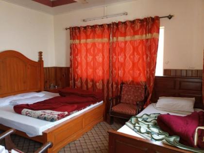 New Shabistan Hotel - image 12