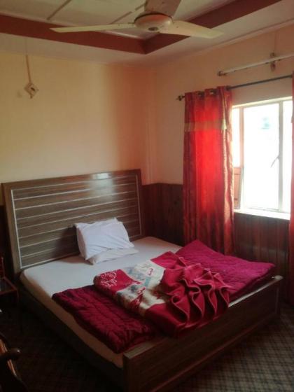 New Shabistan Hotel - image 13