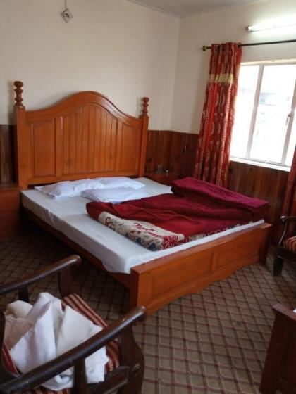 New Shabistan Hotel - image 17