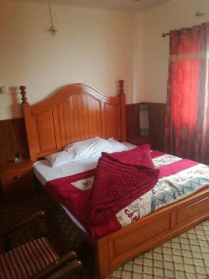 New Shabistan Hotel - image 21