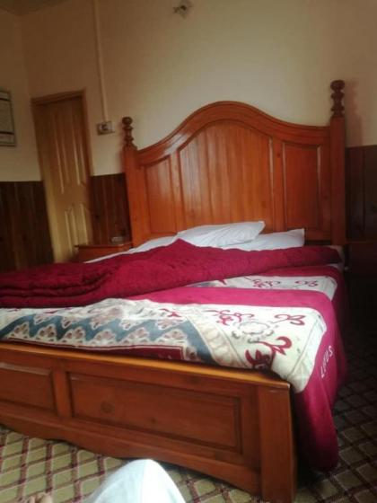 New Shabistan Hotel - image 24