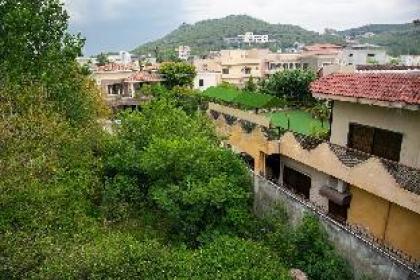 Private Suite at Fahad Bed & Breakfast Bani Gala - image 15