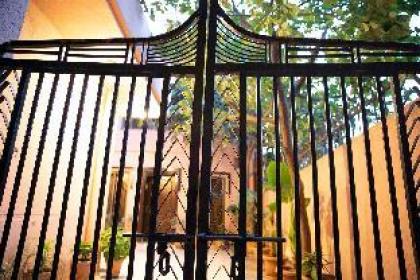 Private Suite at Fahad Bed & Breakfast Bani Gala - image 18