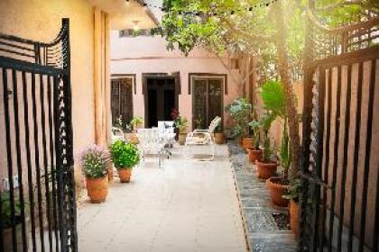 Private Suite at Fahad Bed & Breakfast Bani Gala - image 3
