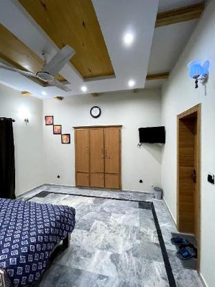 Welcoming 1-Bed Room (Double Bed) with Parking - image 2