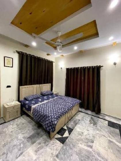 Welcoming 1-Bed Room (Double Bed) with Parking - image 3