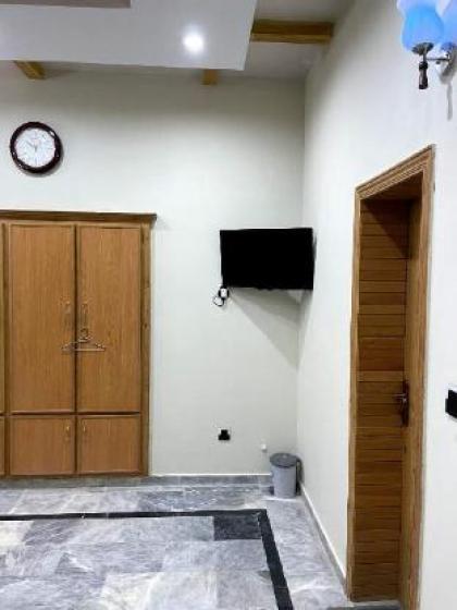 Welcoming 1-Bed Room (Double Bed) with Parking - image 5