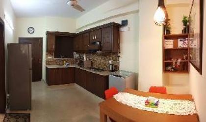 Tourist Inn Furnished Apartment  - image 2
