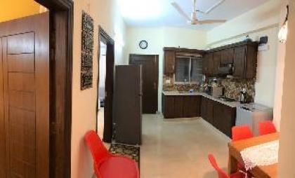 Tourist Inn Furnished Apartment  - image 20