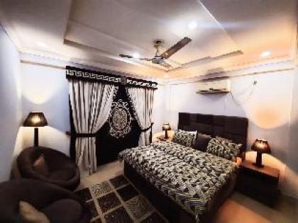 Charming one bedroom Apartment in Bahria town - image 3