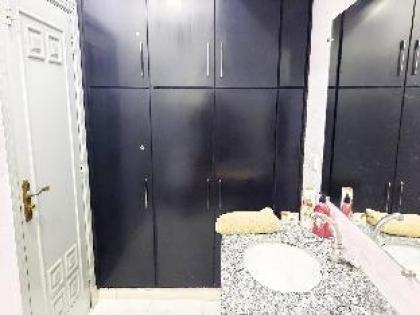 Charming one bedroom Apartment in Bahria town - image 8