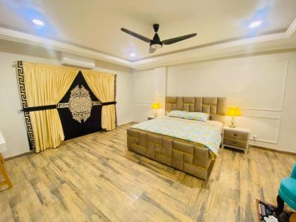 Holidazzle Serviced Apartments Bahria Town - image 27