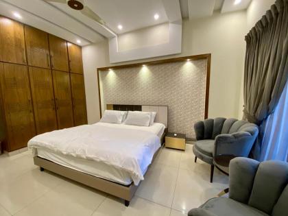 Luxury Guest House in Bahria Town - image 20